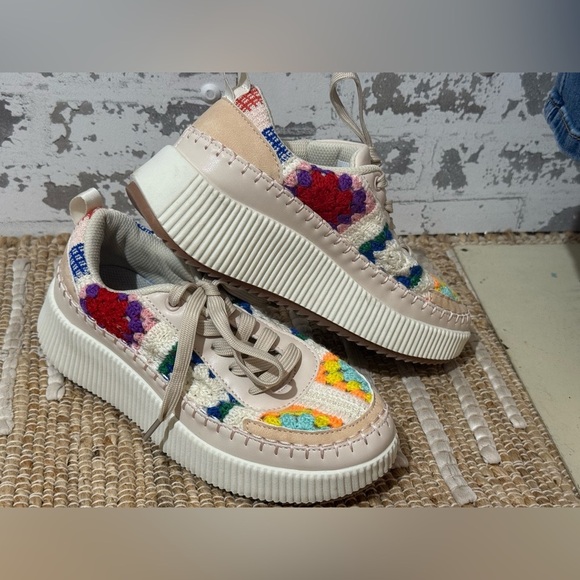 Crochet platform fashion sneakers. - Picture 11 of 14